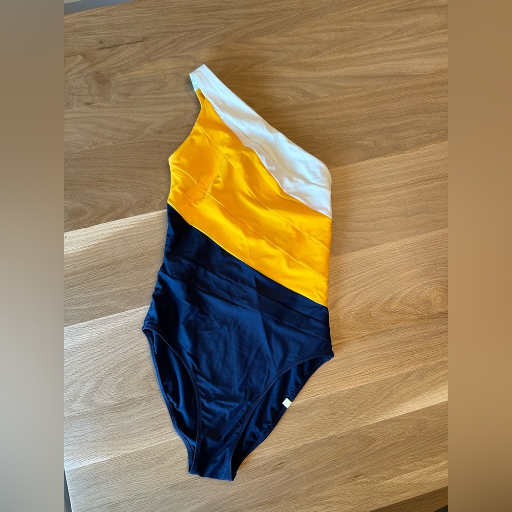 Summersalt “The Sidestroke” Size 6, only worn once!